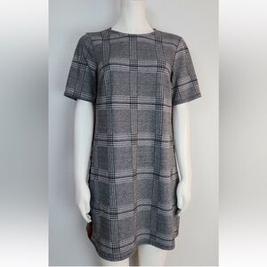 Ophelia Roe Gray Plaid Short Sleeve Dress